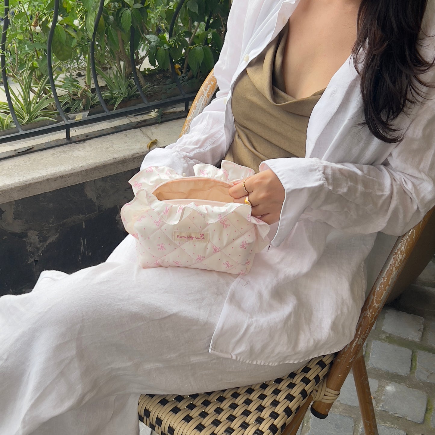 Túi đựng mỹ phẩm in nơ hồng thủ công