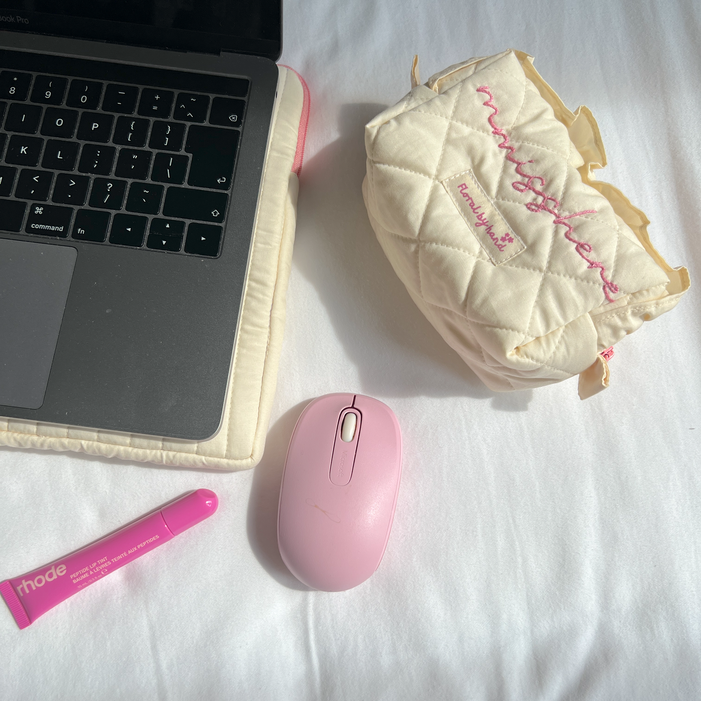 Hand-Embroidered Quilted Laptop Sleeve – Shock-Resistant Pastel Yellow